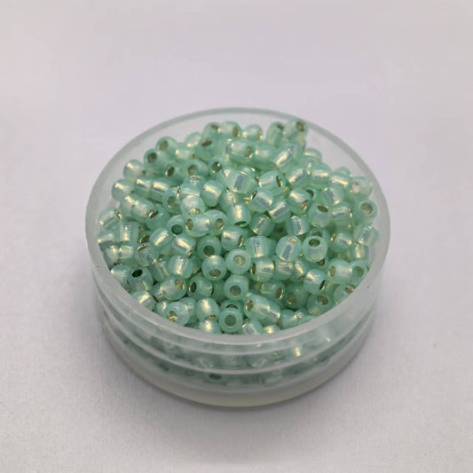 TOHO Round Seed Beads 15/0 #2118